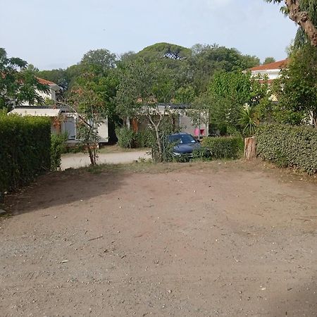 Camping Les Acacias Fréjus Esterno foto