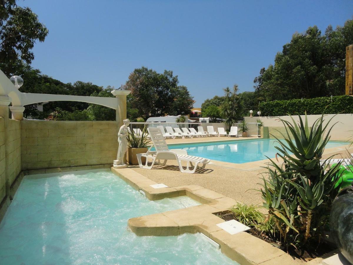 Camping Les Acacias Fréjus Esterno foto