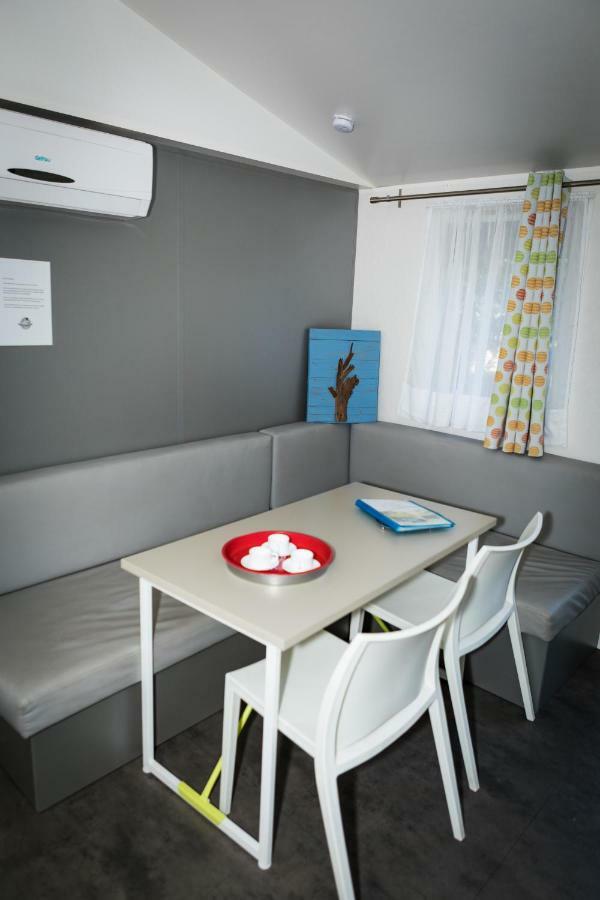 Camping Les Acacias Fréjus Esterno foto