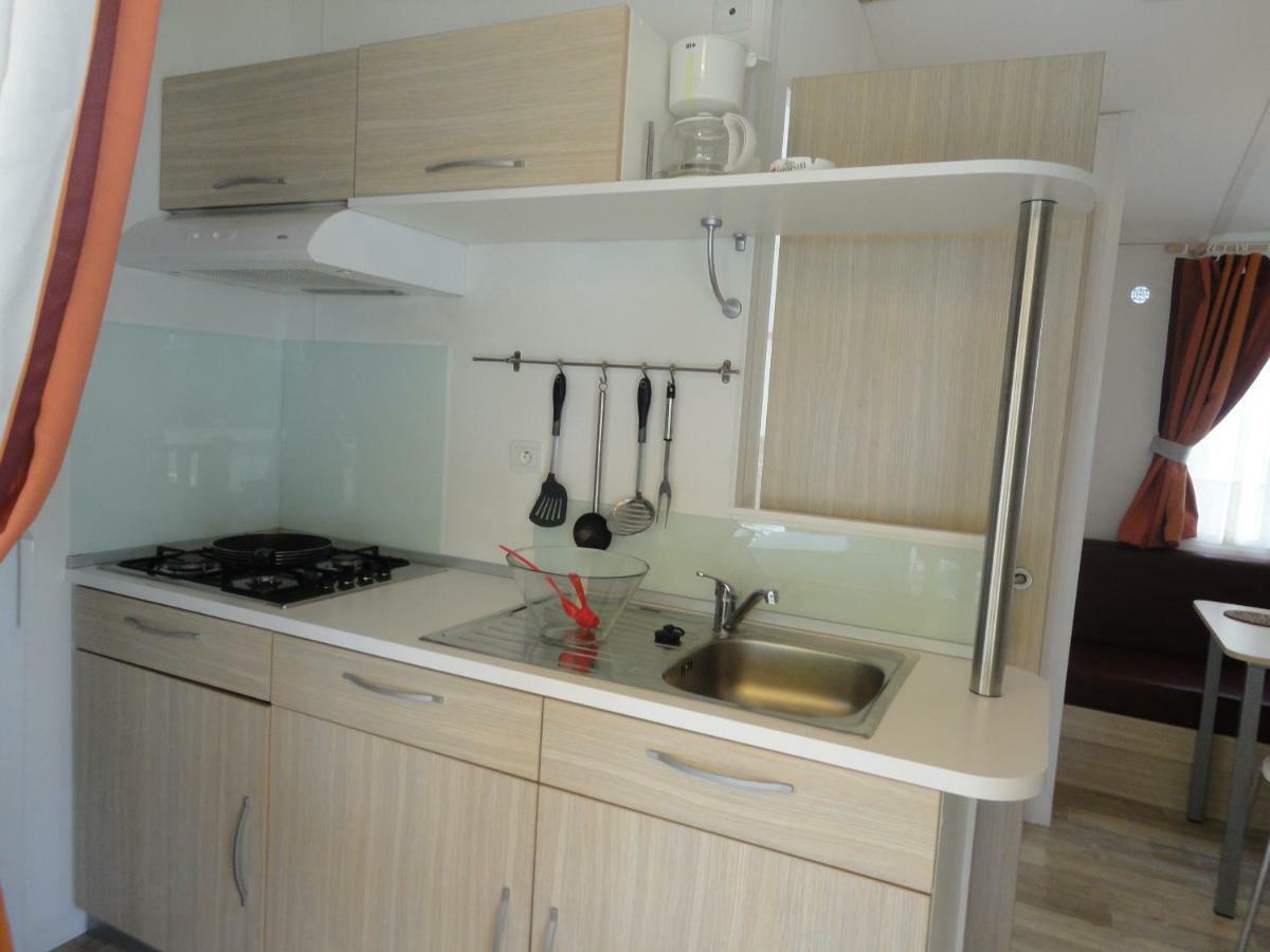 Camping Les Acacias Fréjus Esterno foto