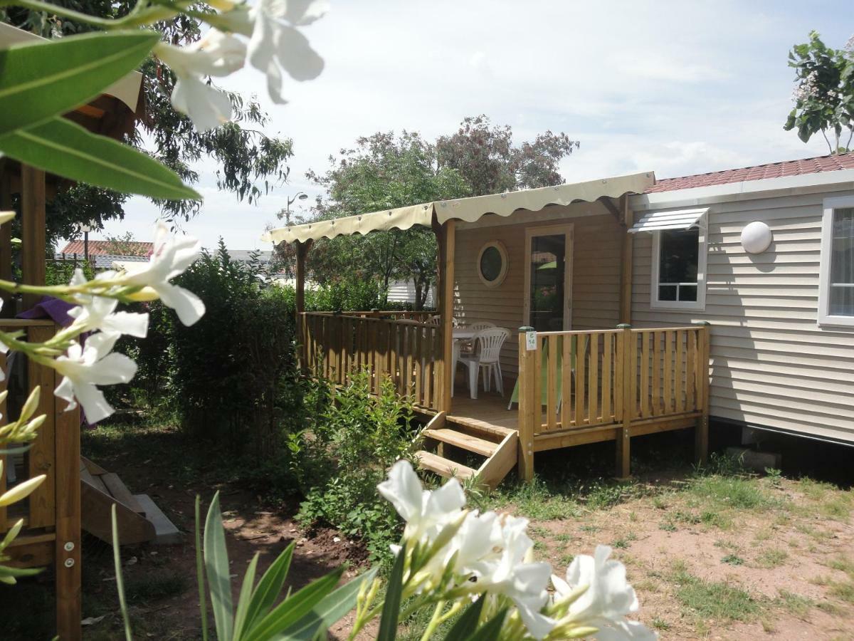 Camping Les Acacias Fréjus Esterno foto