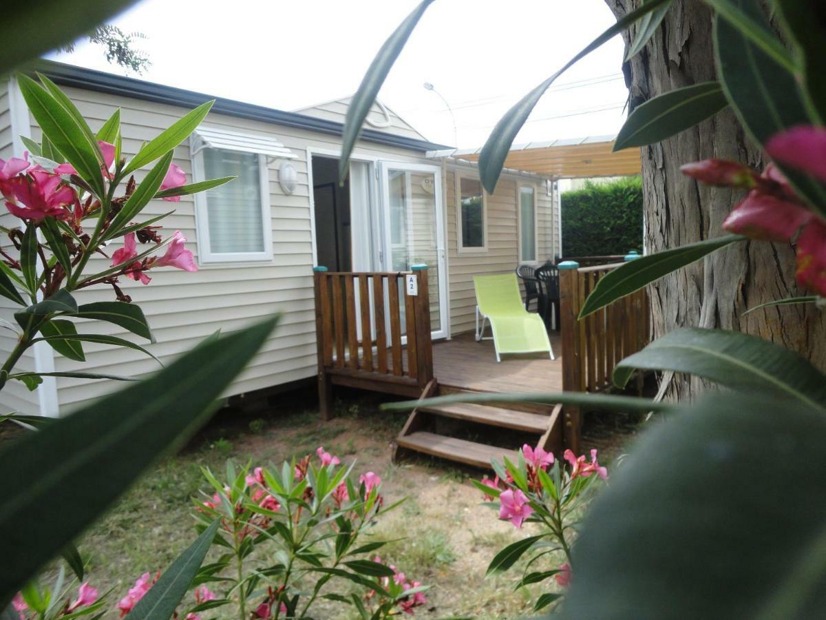 Camping Les Acacias Fréjus Esterno foto